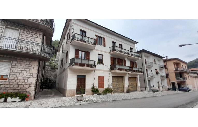 casa indipendente in vendita ad Acquasanta Terme in zona Ponte d'Arli