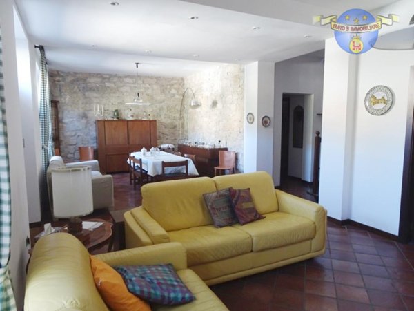 casa semindipendente in vendita ad Acquasanta Terme in zona Paggese