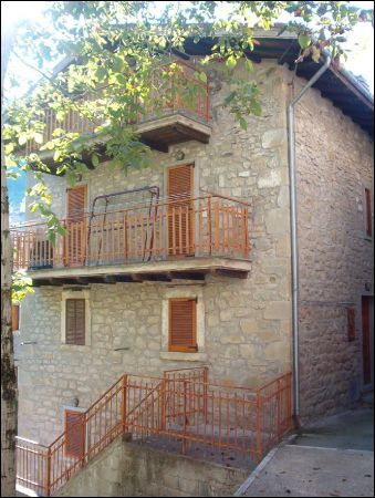 casa indipendente in vendita ad Acquasanta Terme in zona Pito