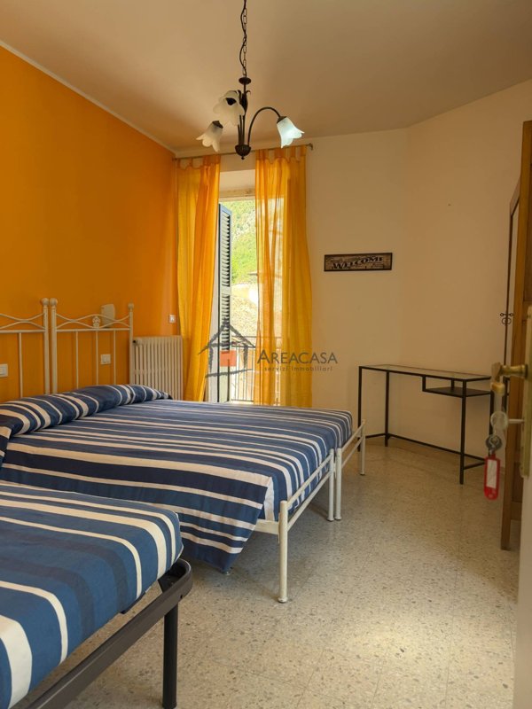casa indipendente in vendita ad Acquasanta Terme in zona Centrale