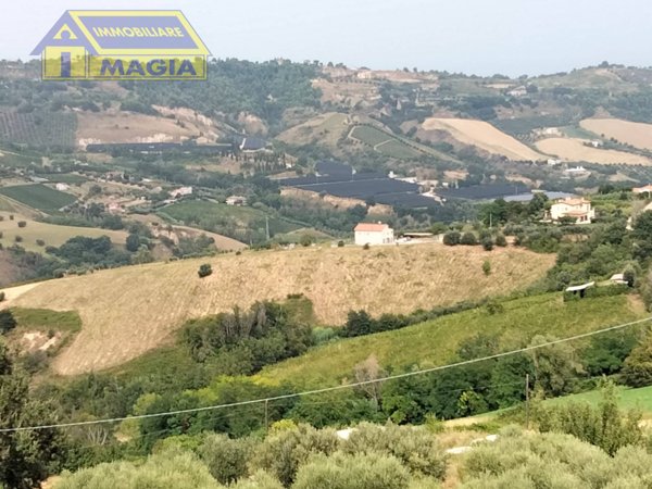 terreno agricolo in vendita ad Acquaviva Picena