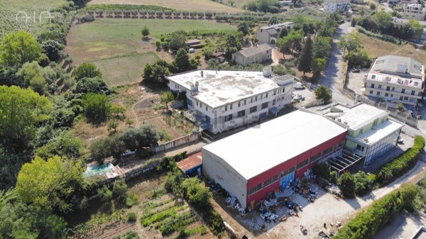 locale di sgombero in vendita ad Acquaviva Picena