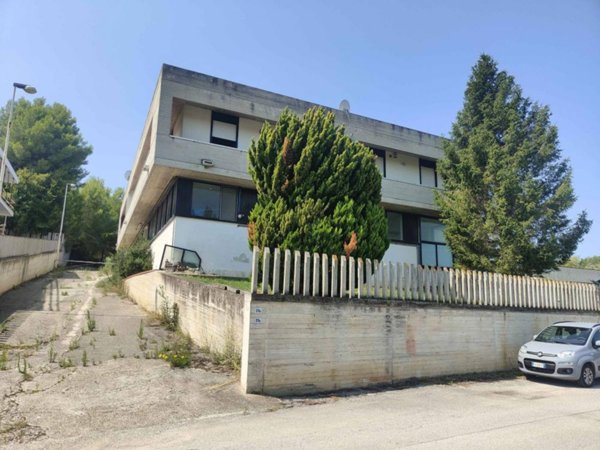 locale commerciale in vendita ad Acquaviva Picena