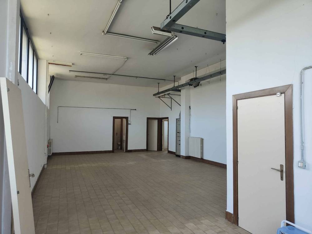 locale commerciale in vendita ad Acquaviva Picena