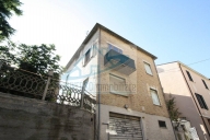 casa indipendente in vendita ad Acquaviva Picena