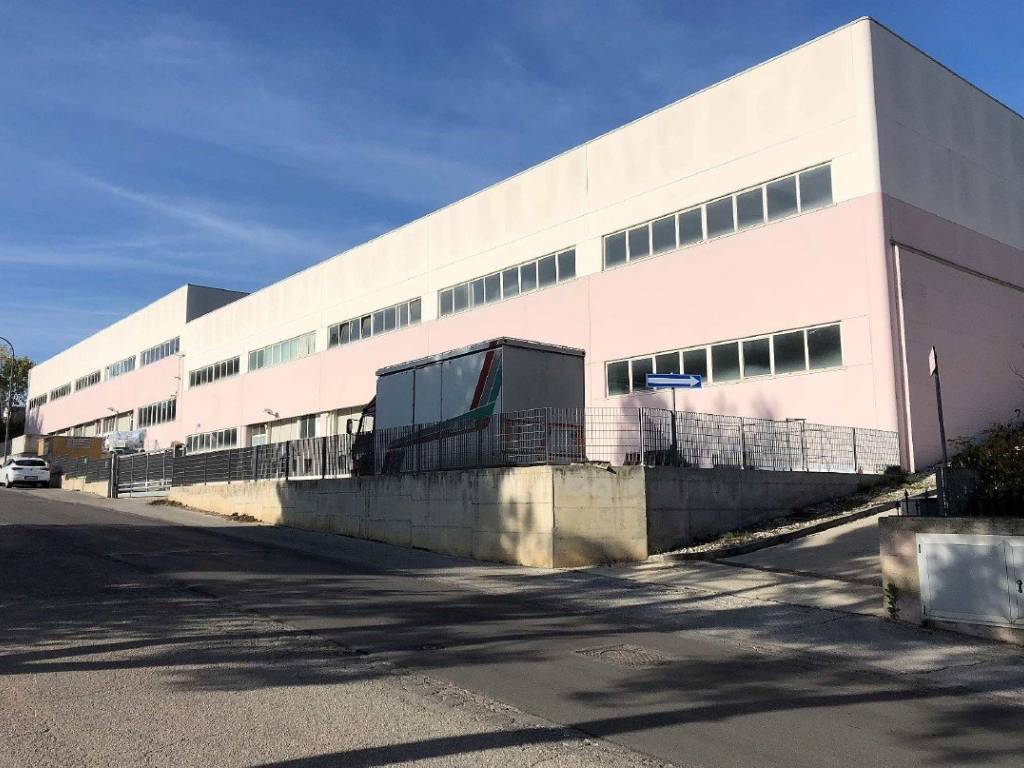 negozio in vendita ad Acquaviva Picena