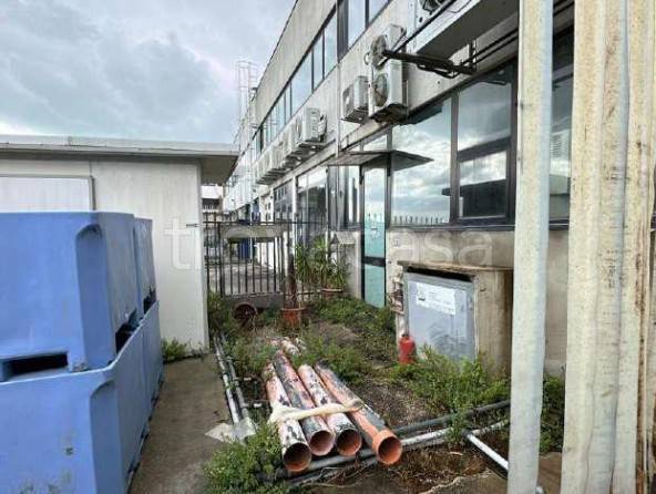 locale commerciale in vendita ad Acquaviva Picena