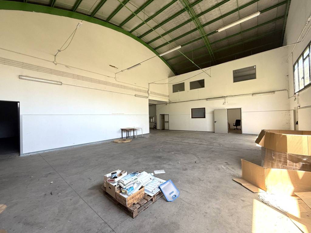 locale commerciale in vendita ad Acquaviva Picena