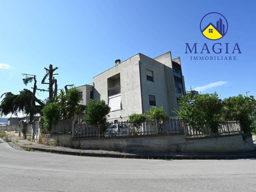 locale commerciale in vendita ad Acquaviva Picena