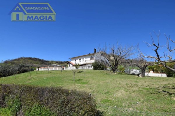 casa indipendente in vendita ad Appignano del Tronto