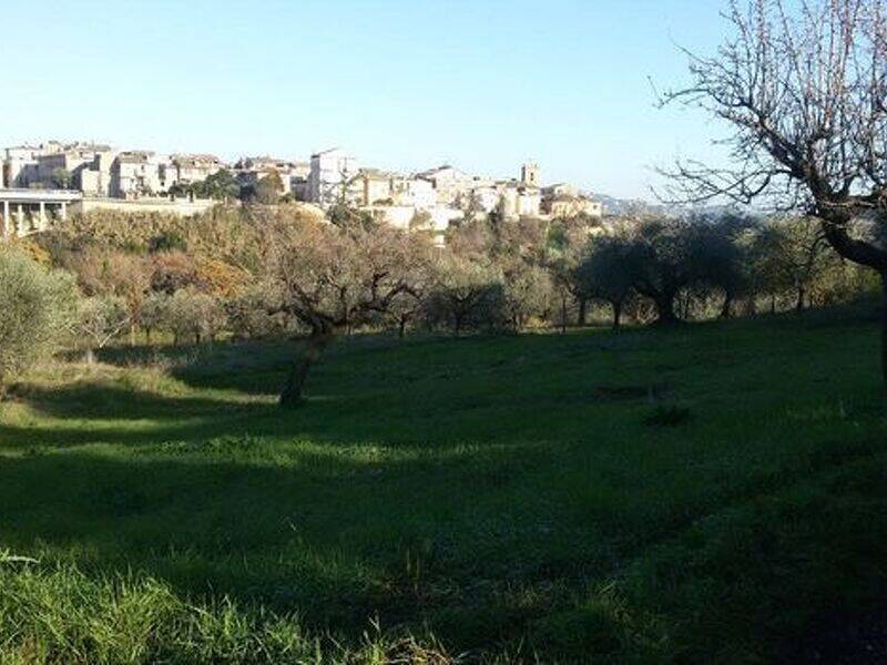 terreno edificabile in vendita ad Appignano del Tronto