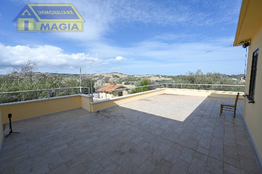 casale in vendita ad Appignano del Tronto