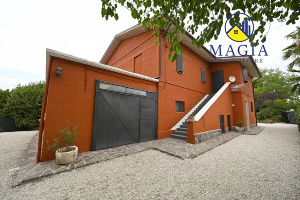 casa indipendente in vendita ad Appignano del Tronto