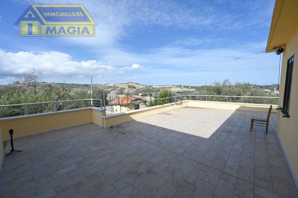 casa indipendente in vendita ad Appignano del Tronto
