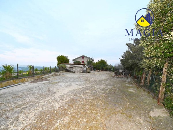 casa indipendente in vendita ad Appignano del Tronto in zona San Francesco