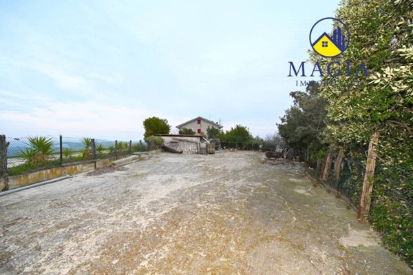 casa indipendente in vendita ad Appignano del Tronto in zona San Francesco