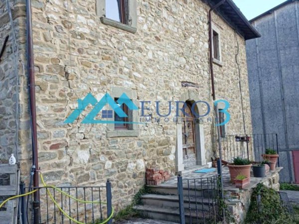 casa indipendente in vendita ad Arquata del Tronto in zona Pretare