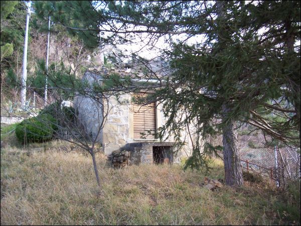 casa indipendente in vendita ad Ascoli Piceno in zona Mozzano