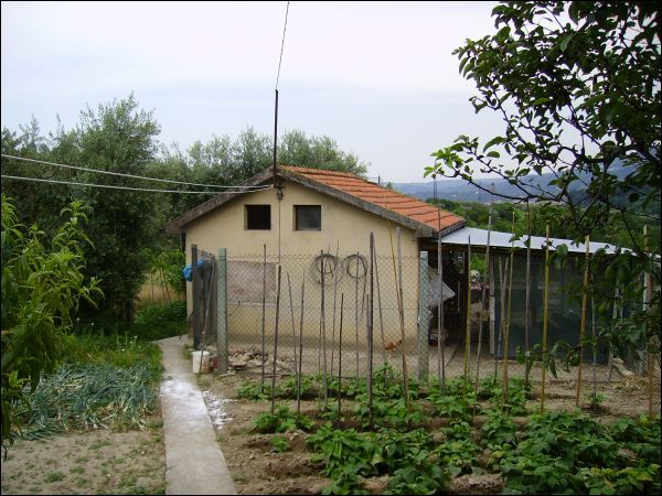 casa indipendente in vendita ad Ascoli Piceno in zona Colonnata