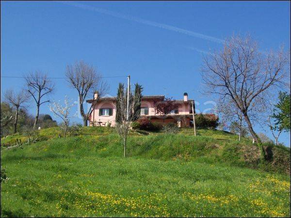 casa indipendente in vendita ad Ascoli Piceno