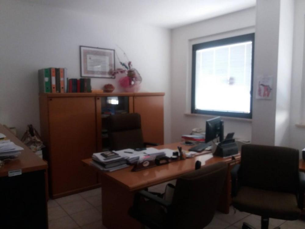ufficio in vendita ad Ascoli Piceno
