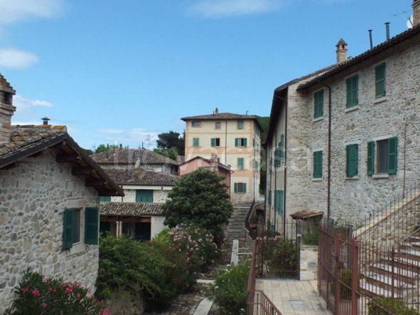 appartamento in vendita ad Ascoli Piceno in zona Croce di Tolignano