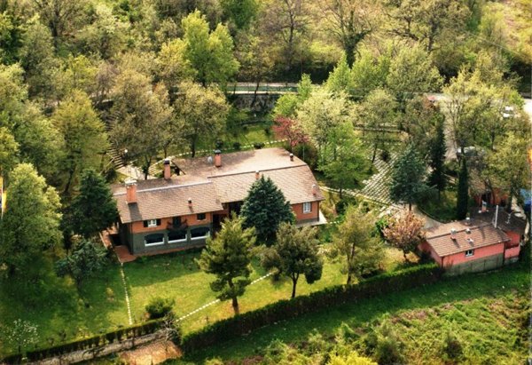 casa indipendente in vendita ad Ascoli Piceno in zona Carpineto