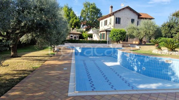 casa indipendente in vendita ad Ascoli Piceno in zona Villa Sant'Antonio