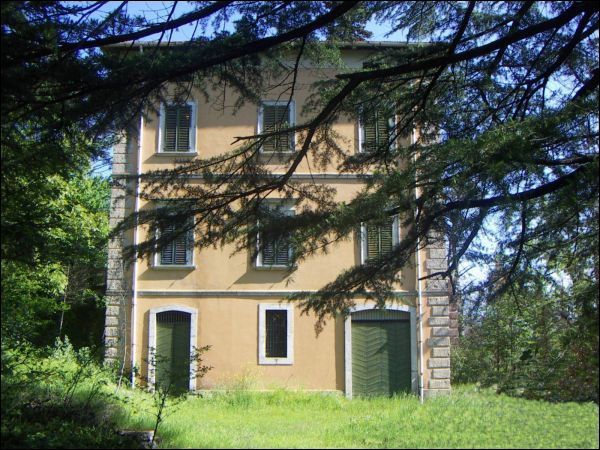 casa indipendente in vendita ad Ascoli Piceno in zona Mozzano