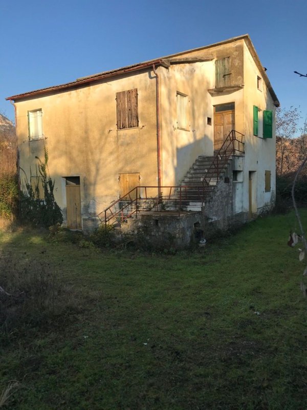 appartamento in vendita ad Ascoli Piceno in zona Venagrande