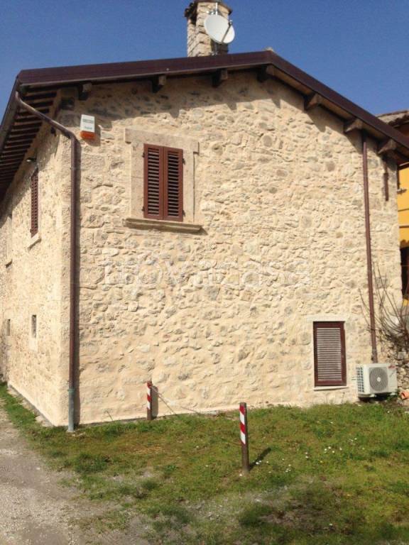 casa indipendente in vendita ad Ascoli Piceno in zona Centro Storico