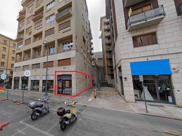 negozio in vendita ad Ascoli Piceno
