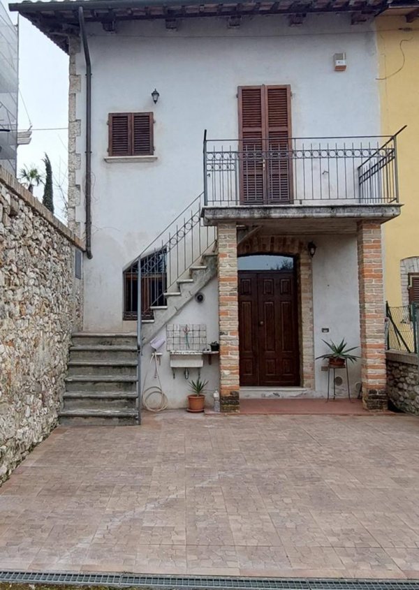 casa semindipendente in vendita ad Ascoli Piceno