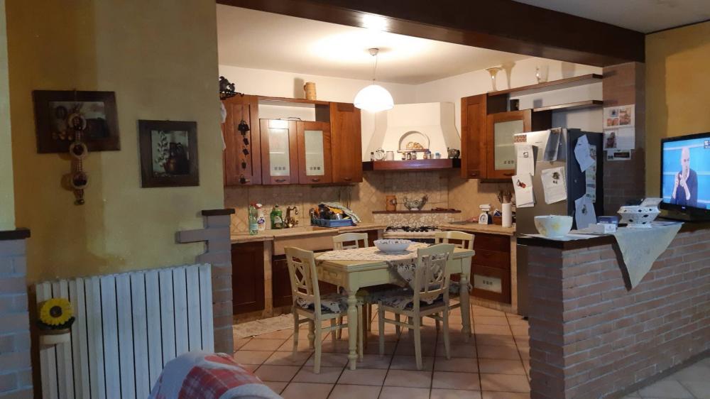 villa in vendita ad Ascoli Piceno in zona Monticelli