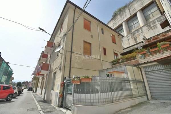appartamento in vendita ad Ascoli Piceno in zona Borgo Chiaro