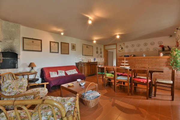 appartamento in vendita ad Ascoli Piceno in zona Castel Trosino