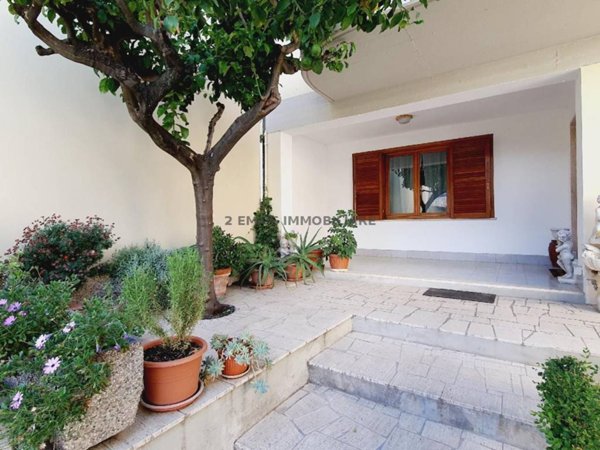 casa indipendente in vendita ad Ascoli Piceno in zona Monticelli