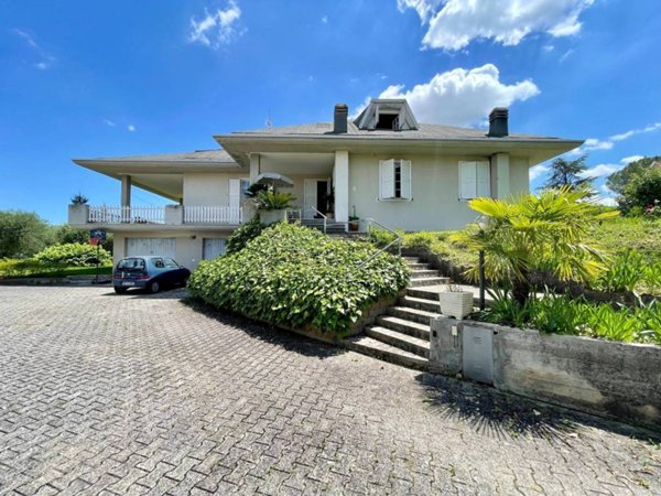 casa indipendente in vendita ad Ascoli Piceno in zona Marino del Tronto