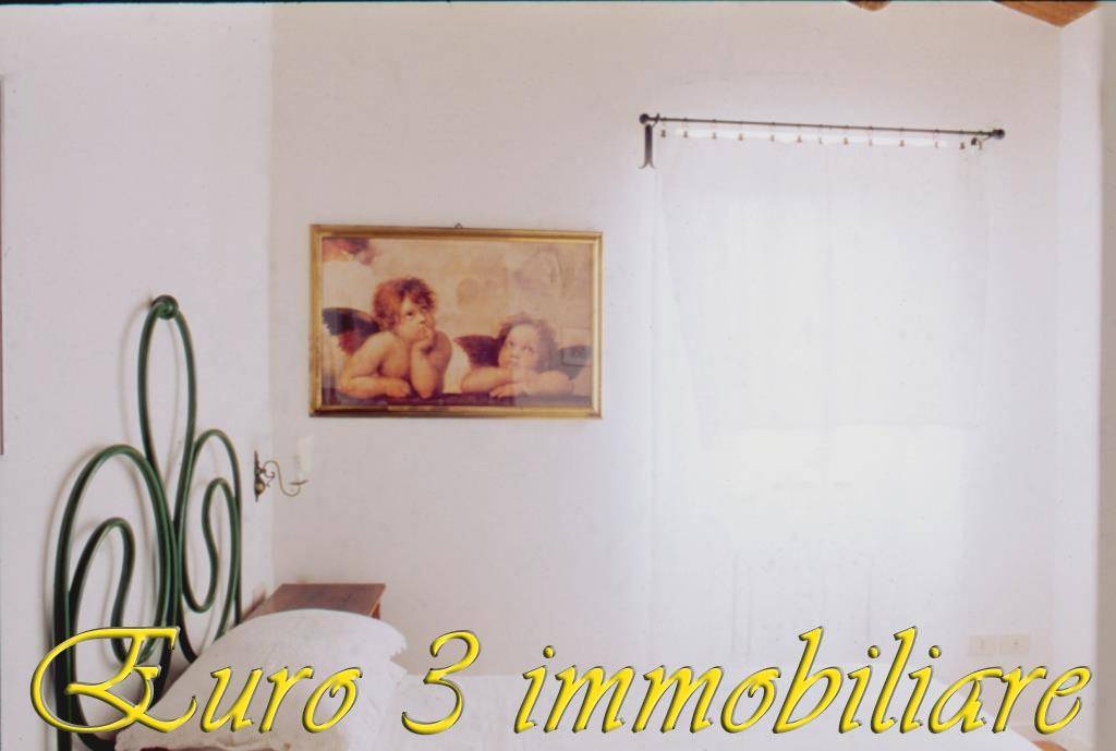 casa indipendente in vendita ad Ascoli Piceno in zona Centro Storico