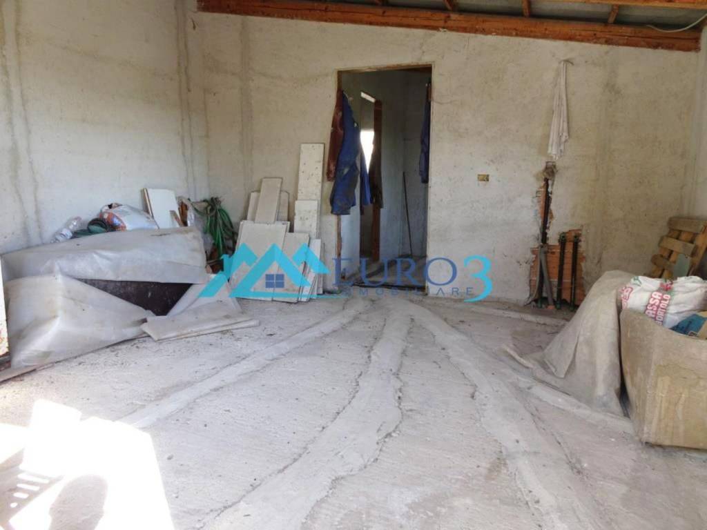 casa indipendente in vendita ad Ascoli Piceno in zona Borgo Solestà