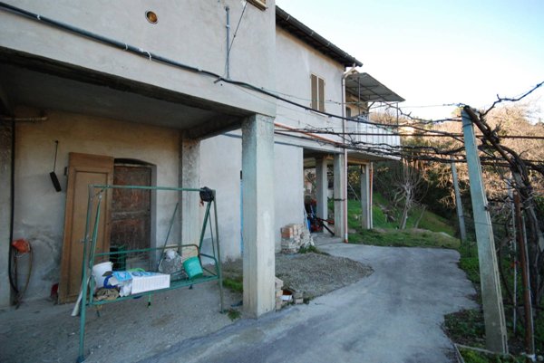 casa indipendente in vendita ad Ascoli Piceno in zona Centro Storico