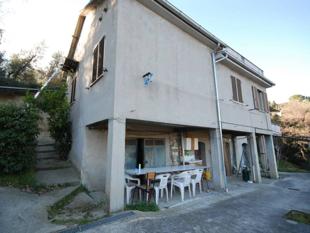 casa indipendente in vendita ad Ascoli Piceno in zona Centro Storico