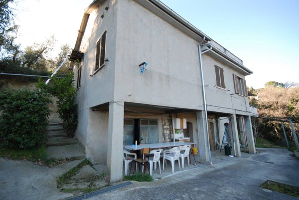 casa indipendente in vendita ad Ascoli Piceno in zona Centro Storico