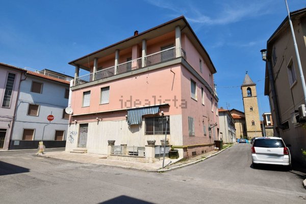 casa indipendente in vendita ad Ascoli Piceno in zona Centro Storico