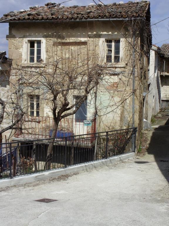 casa indipendente in vendita ad Ascoli Piceno in zona Mozzano