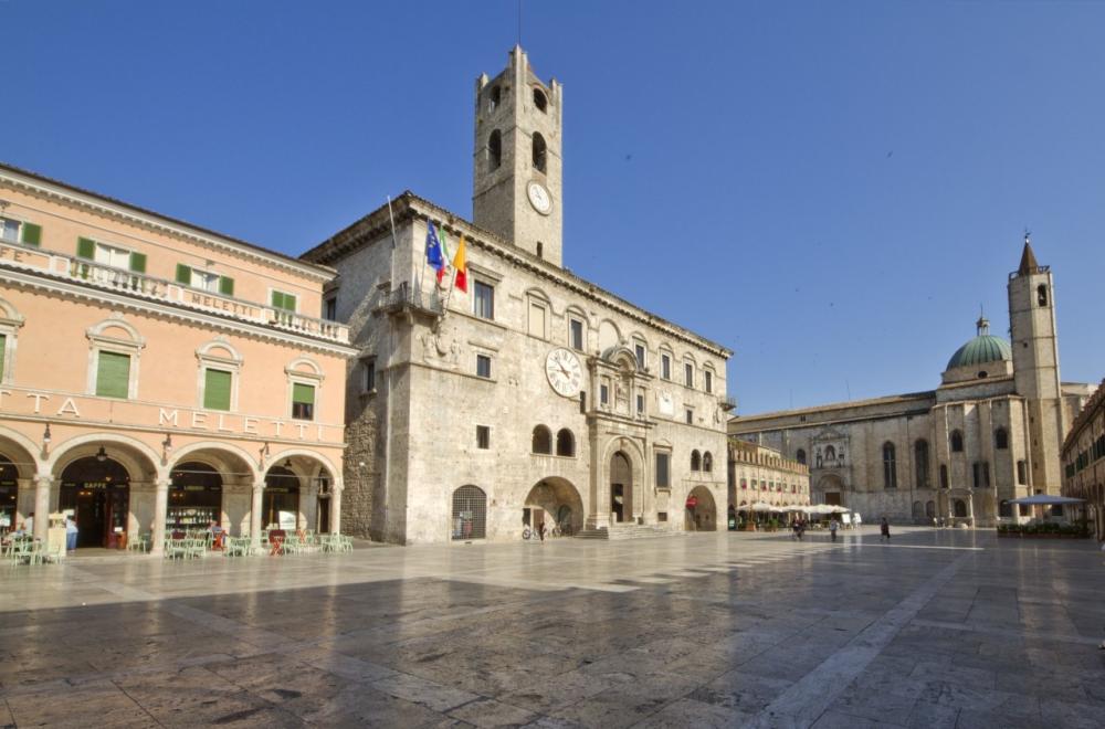negozio in vendita ad Ascoli Piceno