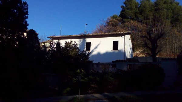 casa indipendente in vendita ad Ascoli Piceno in zona Monticelli