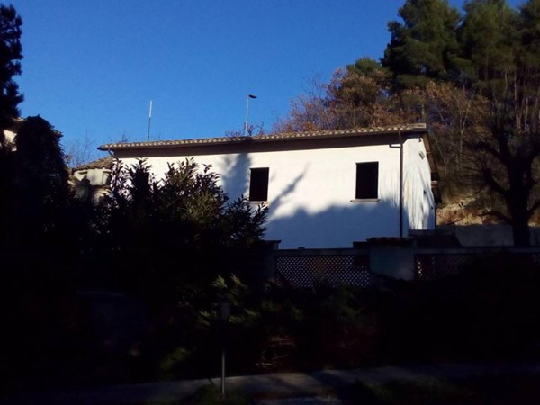 casa indipendente in vendita ad Ascoli Piceno in zona Monticelli