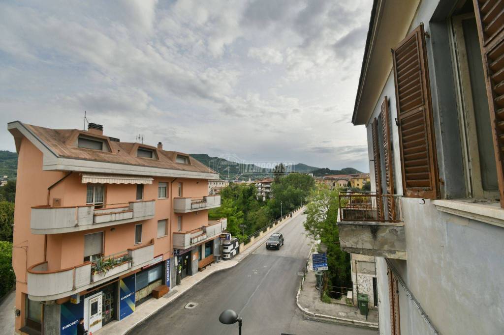 appartamento in vendita ad Ascoli Piceno in zona Borgo Chiaro