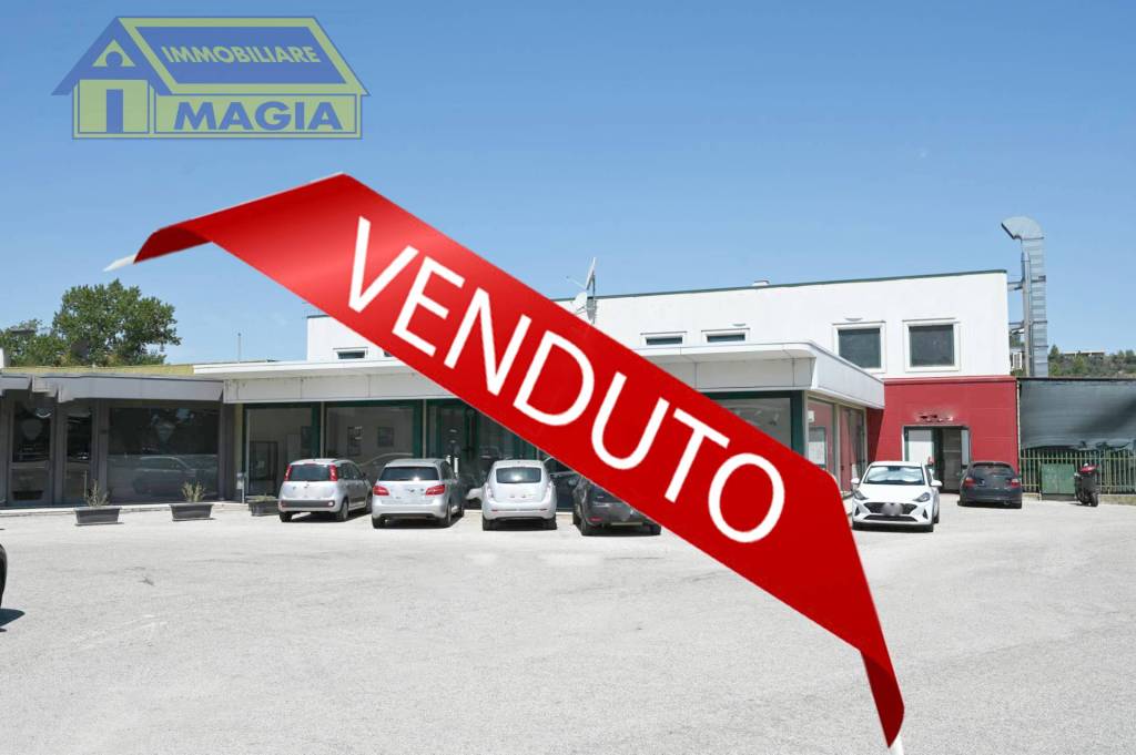 negozio in vendita ad Ascoli Piceno
